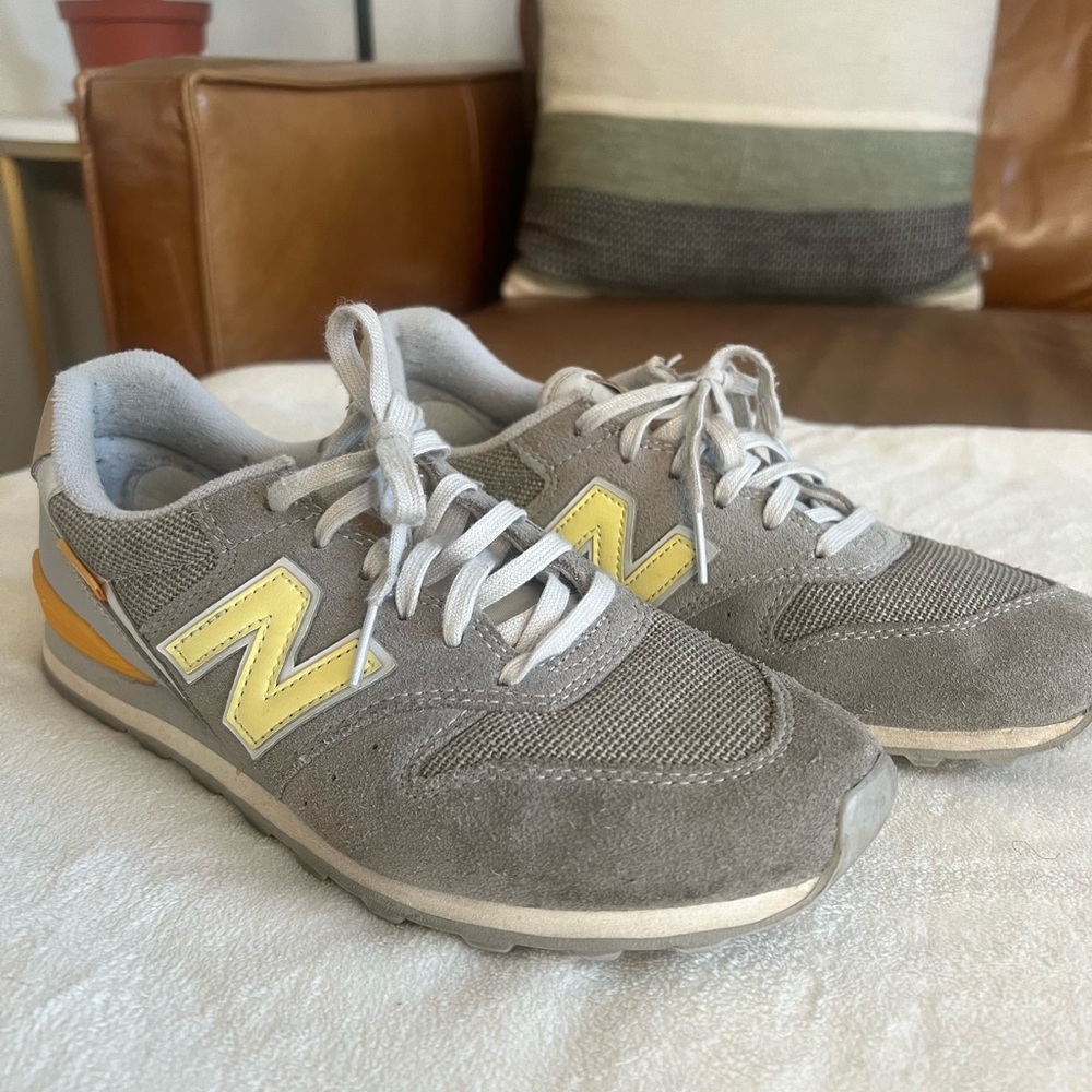 New Balance vintage style sneakers gray and yellow, women’s 8 - Picture 6 of 13